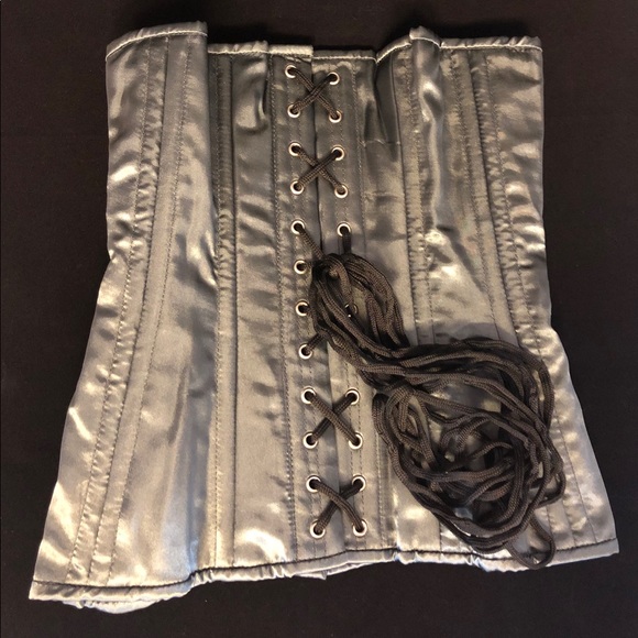 Corset - Picture 4 of 8